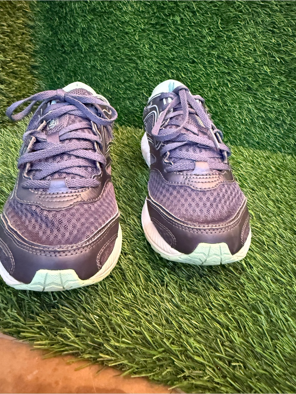 Saucony women’s cohesion 12 gray/violet, mint green running shoe 8.0